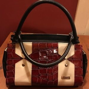 Miche bag comes with two covers and large strap